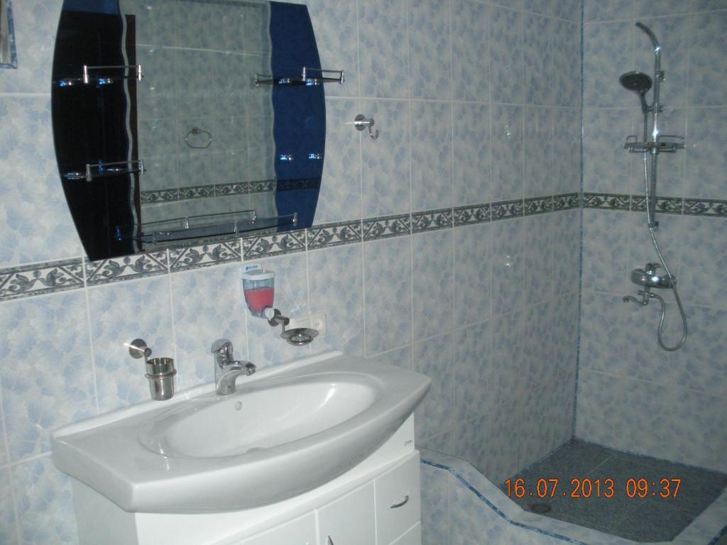 Hotel Edemi Kutaisi Pokoj fotografie
